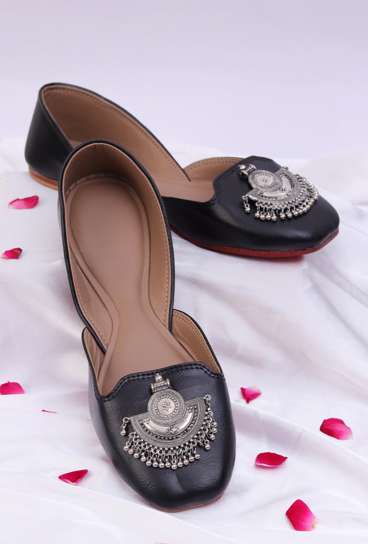 Timeless Black Jutti with Silver Details and Ghungroo