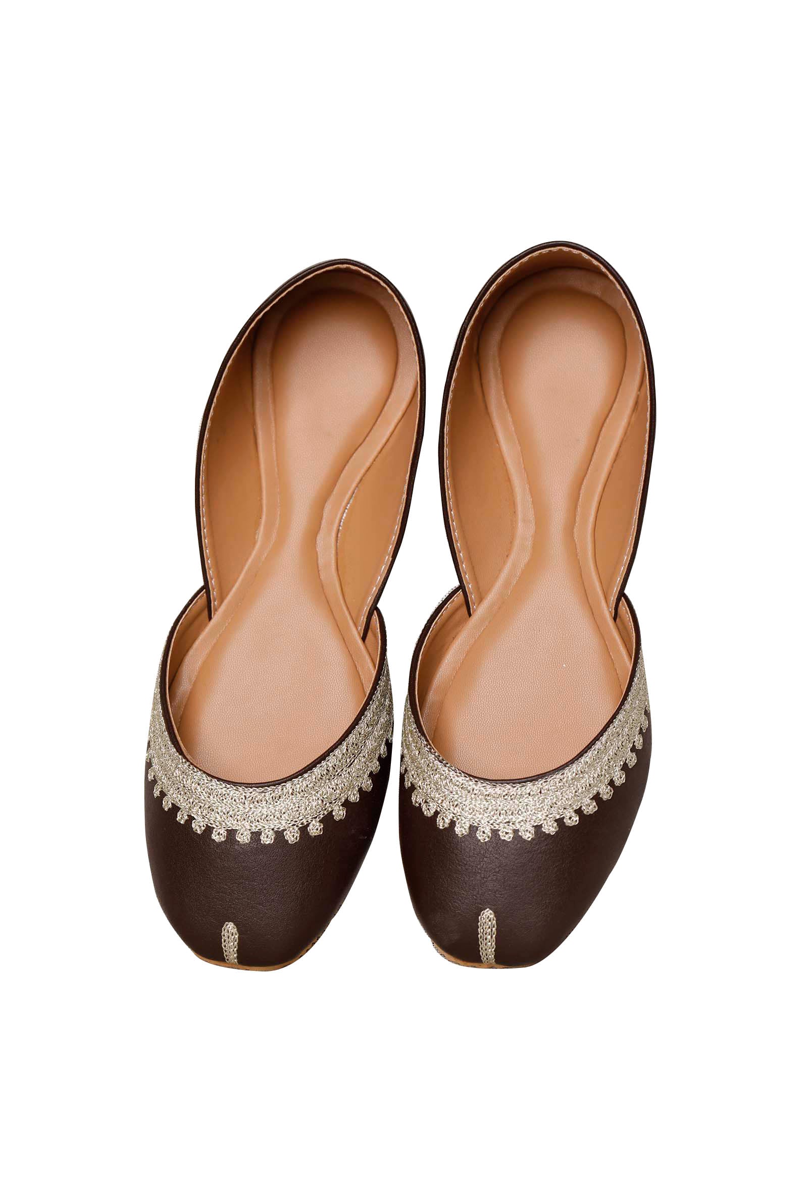 Brown Embroidered Cruelty-Free Leather Juttis