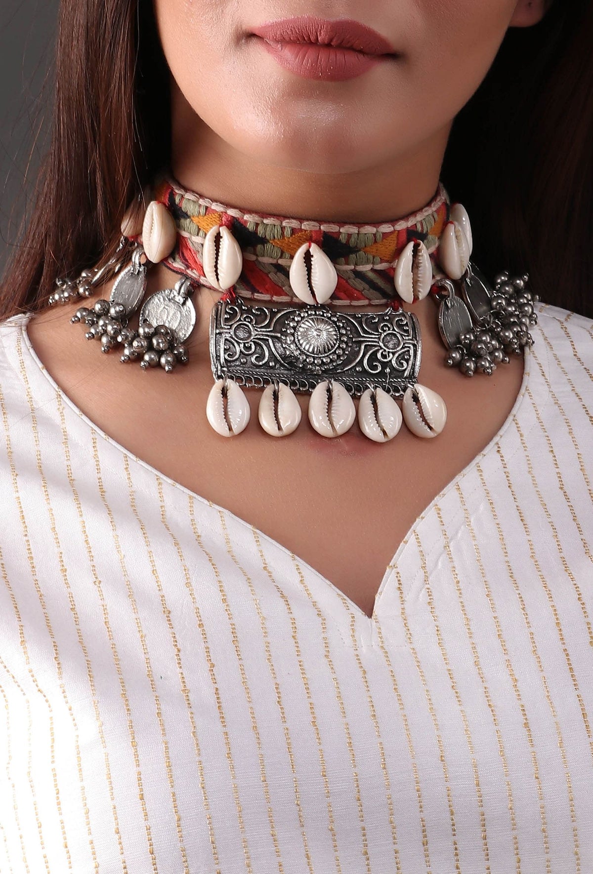 Contrast Cowry Shell Kutch Choker